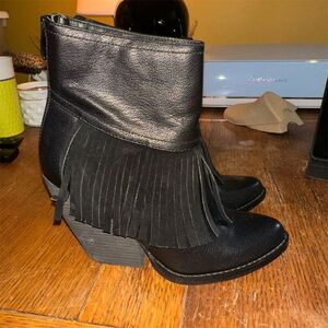 Very Volatile Khloe Fringe Ankle Boots Women's Size 9 Black Block Heel